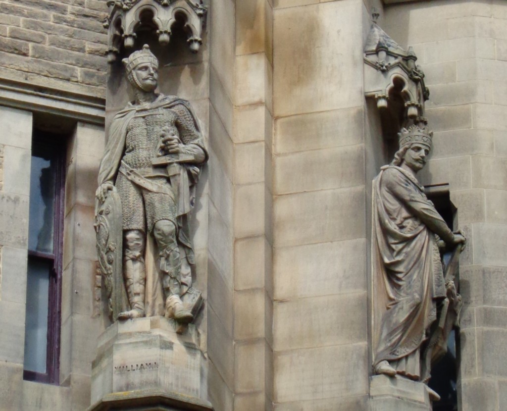 Image of statues on City Hall